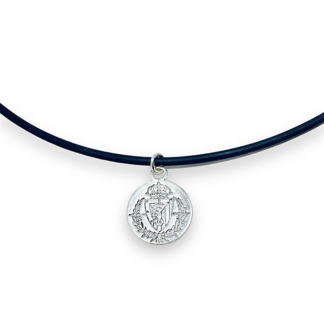 COLGANTE RV PLATA BRILLO Y CORDON DE SILICIO 01